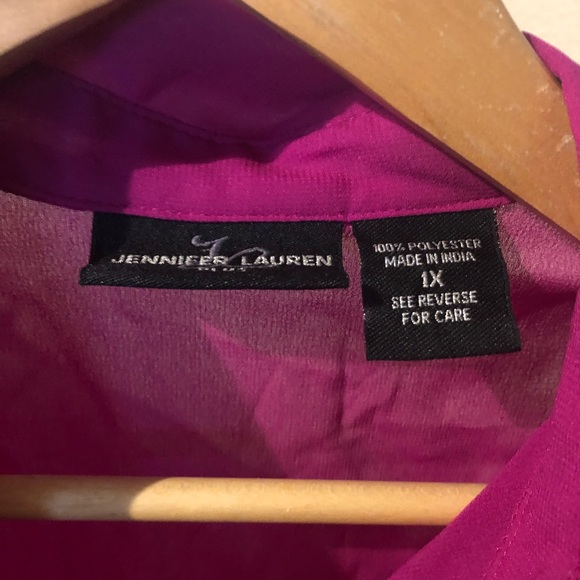 EUC Plus Size Sheer Fuschia Button Tank - 1x - Picture 5 of 6